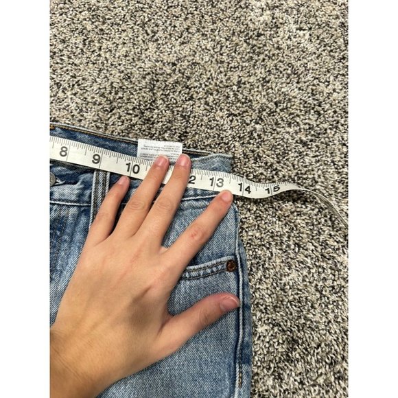 Levis Wedgie Raw Hem Medium Wash Size 25 EUC - Picture 4 of 6